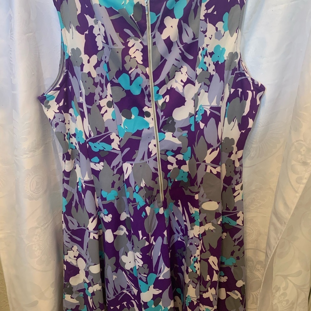 New Lane Bryant Woman’s Purple Multi-Colored Floral Dress Fit&Flare Size24 - Picture 4 of 10